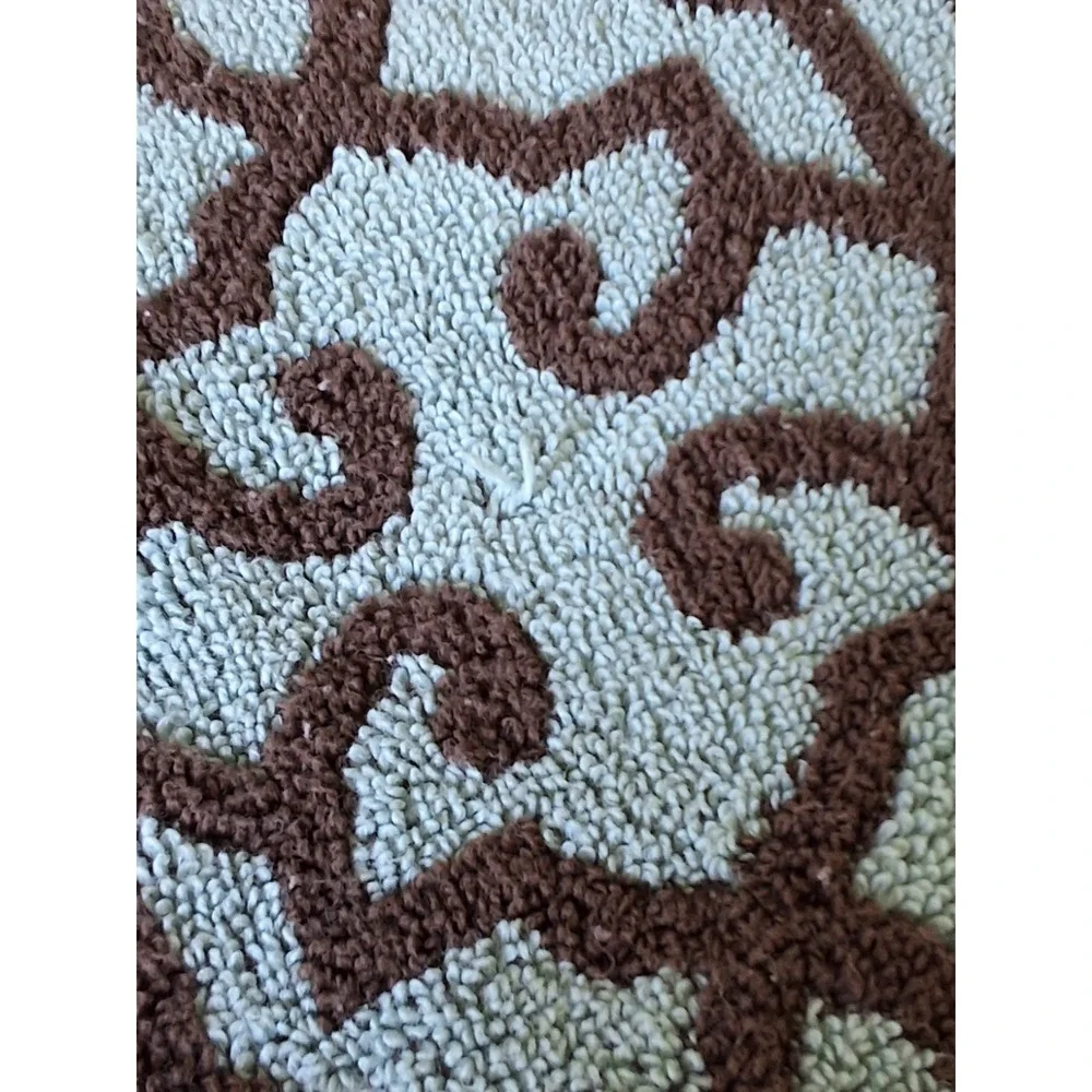 Vintage Pair Of 100% Cotton Bath Towels 2 Different Sizes As Shown In Pictures